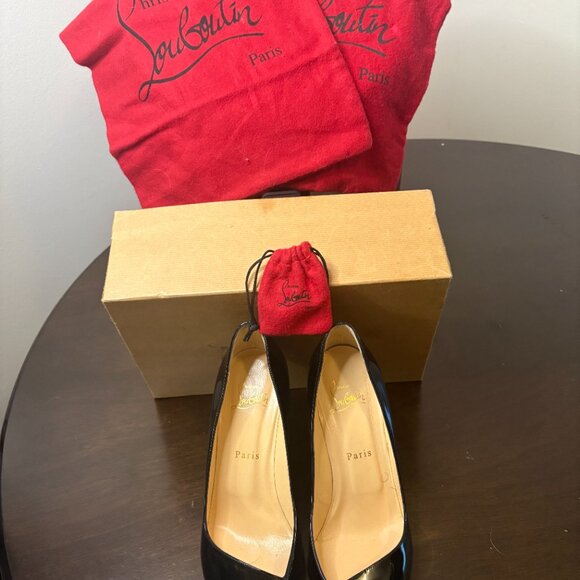 Christian Louboutin Black Patent Leather Pumps | Pointed Toe Heels | Classic Des